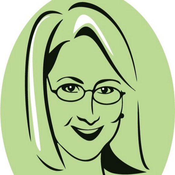 Meet your Posher, Caroline - Picture 1 of 1